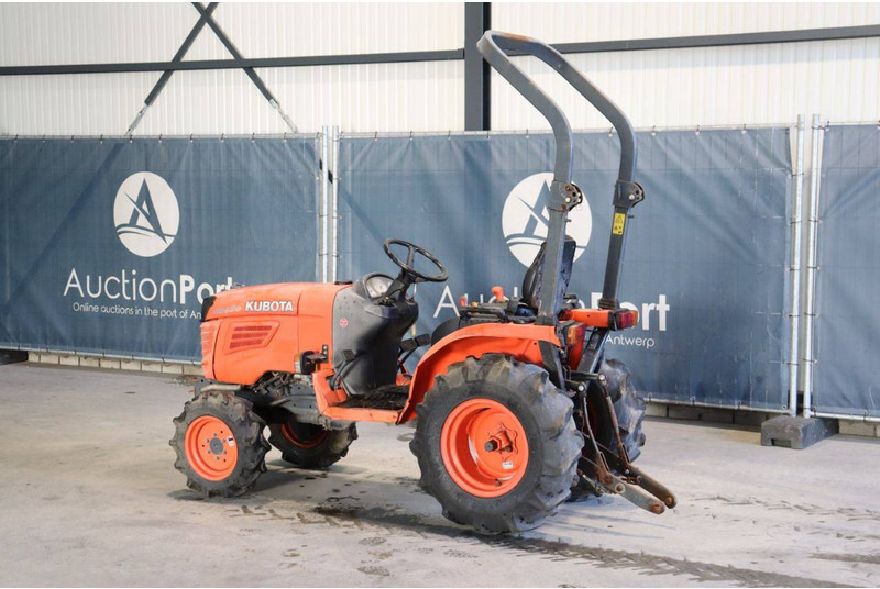 Kubota B2420 - Traktor: pilt 3 Kubota B2420 - Traktor: pilt 3