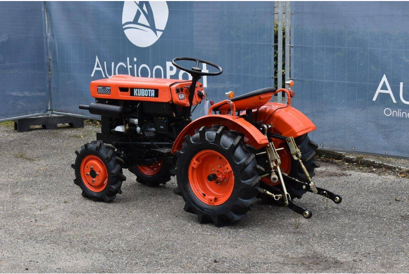 Kubota B5000 - Traktor: pilt 3 Kubota B5000 - Traktor: pilt 3