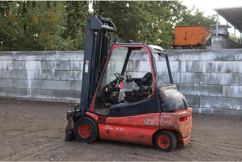 Linde E30-02 - Elektritõstuk: pilt 3 Linde E30-02 - Elektritõstuk: pilt 3