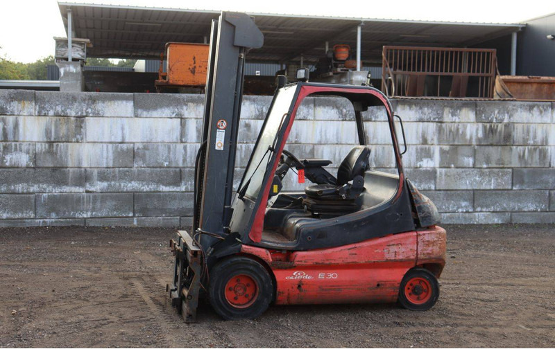 Linde E30-02 - Elektritõstuk: pilt 1 Linde E30-02 - Elektritõstuk: pilt 1