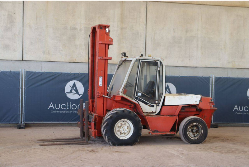 Manitou - Ebatasasel maastikul kohanduv kahveltõstuk: pilt 1 Manitou - Ebatasasel maastikul kohanduv kahveltõstuk: pilt 1