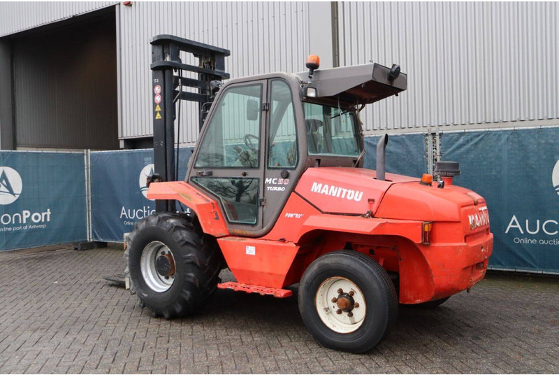 Manitou MC50T - Ebatasasel maastikul kohanduv kahveltõstuk: pilt 3 Manitou MC50T - Ebatasasel maastikul kohanduv kahveltõstuk: pilt 3