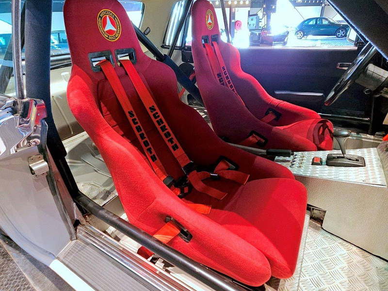 Sedaan Mercedes-Benz SLC (C107) _ 450 5.0: pilt 20