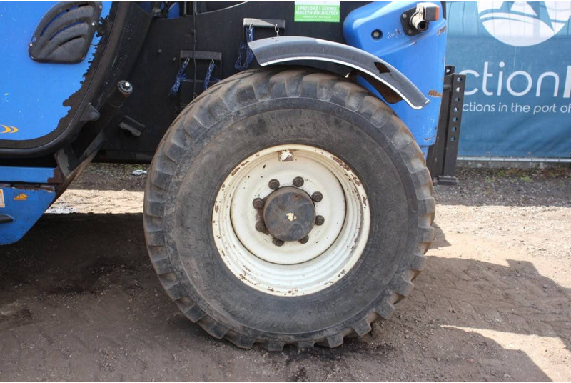 Teleskooplaadur New Holland LM425: pilt 14