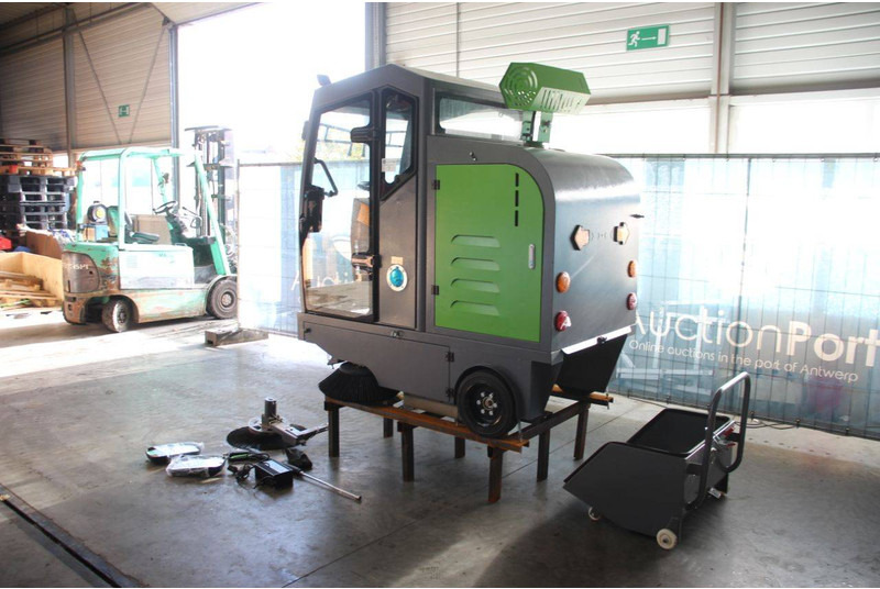 Onbekend D19 - Tänavapühkimismasin: pilt 3 Onbekend D19 - Tänavapühkimismasin: pilt 3