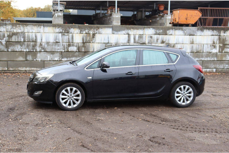 Opel Astra - Sedaan: pilt 1 Opel Astra - Sedaan: pilt 1