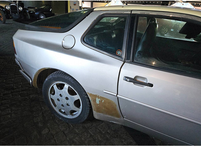 Porsche 944 Turbo - Sedaan: pilt 5 Porsche 944 Turbo - Sedaan: pilt 5