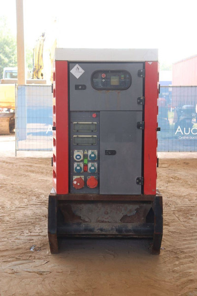 SDMO R220C3 - Generaatorikomplekt: pilt 5 SDMO R220C3 - Generaatorikomplekt: pilt 5