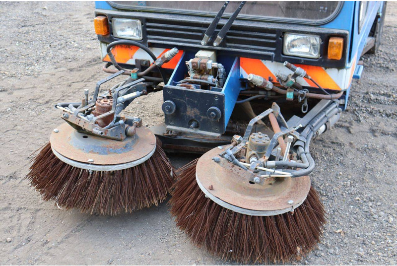 Tänavapühkimismasin Schmidt SK152S: pilt 10