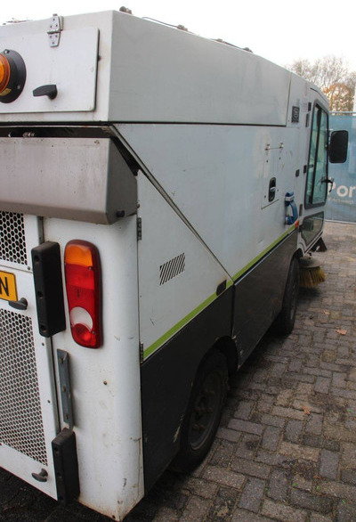 TENNANT A60 - Tänavapühkimismasin: pilt 5 TENNANT A60 - Tänavapühkimismasin: pilt 5