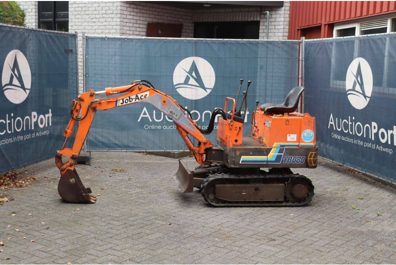 Takeuchi TB080 - Miniekskavaator: pilt 1 Takeuchi TB080 - Miniekskavaator: pilt 1