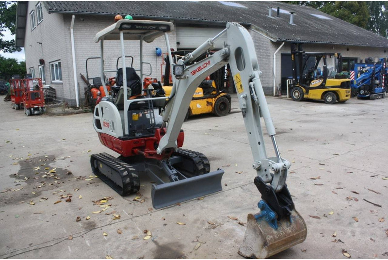 Takeuchi TB216 - Miniekskavaator: pilt 5 Takeuchi TB216 - Miniekskavaator: pilt 5