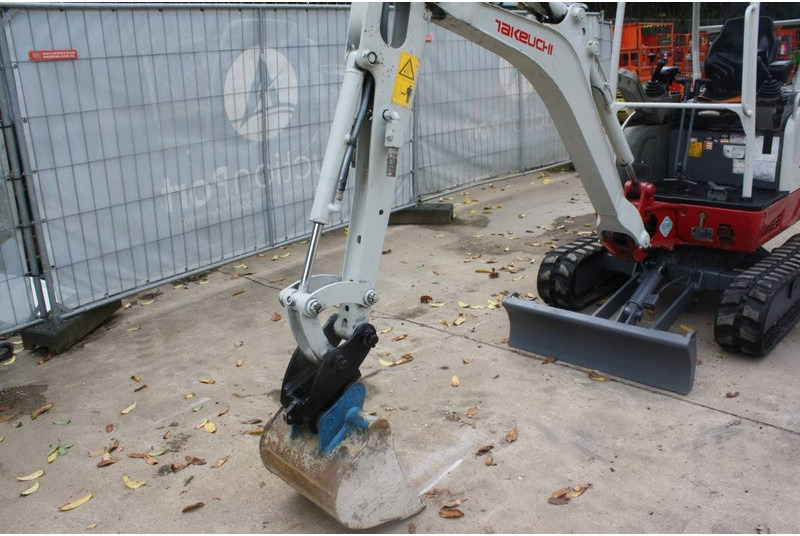 Takeuchi TB216 - Miniekskavaator: pilt 4 Takeuchi TB216 - Miniekskavaator: pilt 4