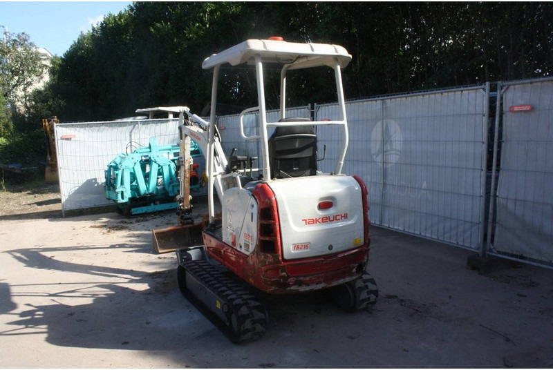 Takeuchi TB216 - Miniekskavaator: pilt 3 Takeuchi TB216 - Miniekskavaator: pilt 3
