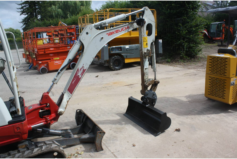 Miniekskavaator Takeuchi TB216: pilt 9