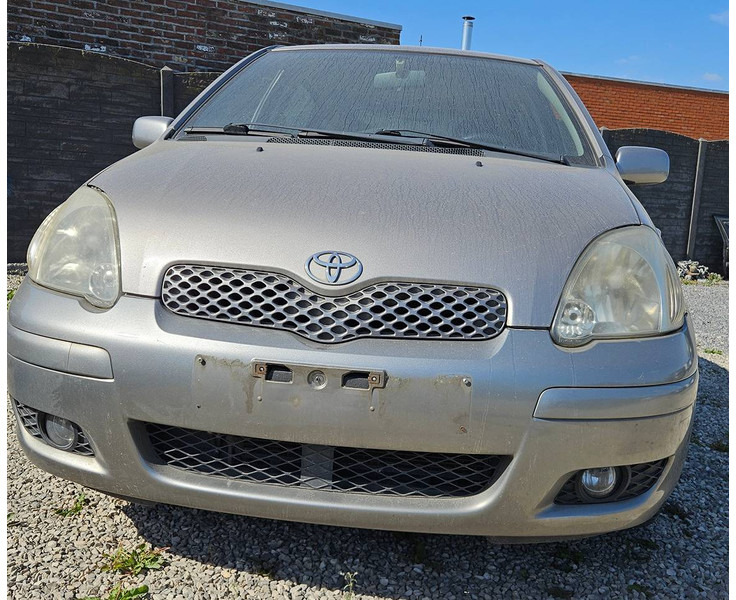Sedaan Toyota Yaris (I - update) 1.0 16v VVT-i: pilt 7