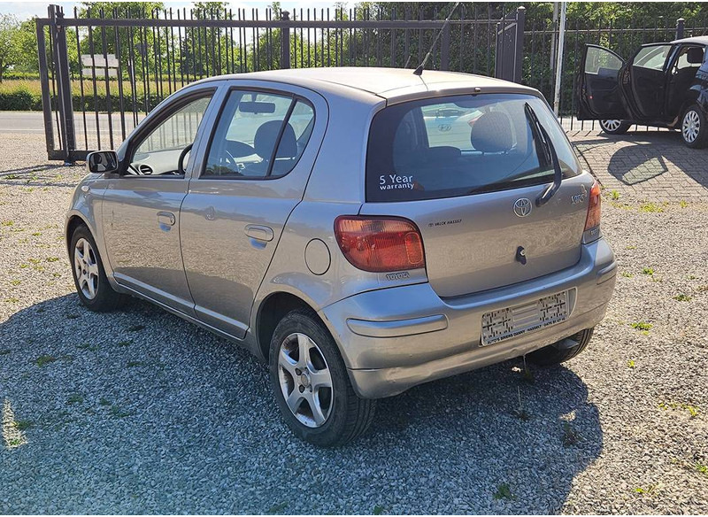 Sedaan Toyota Yaris (I - update) 1.0 16v VVT-i: pilt 13