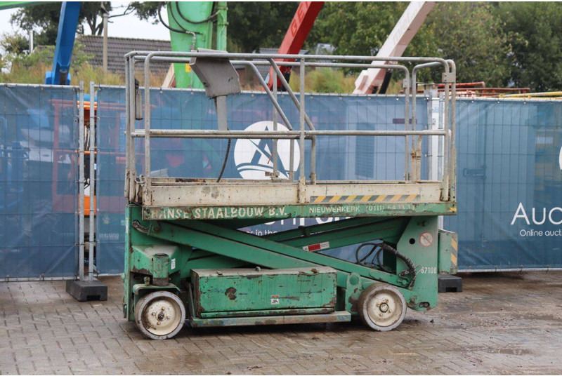 UpRight SL20 - Käärlift: pilt 1 UpRight SL20 - Käärlift: pilt 1