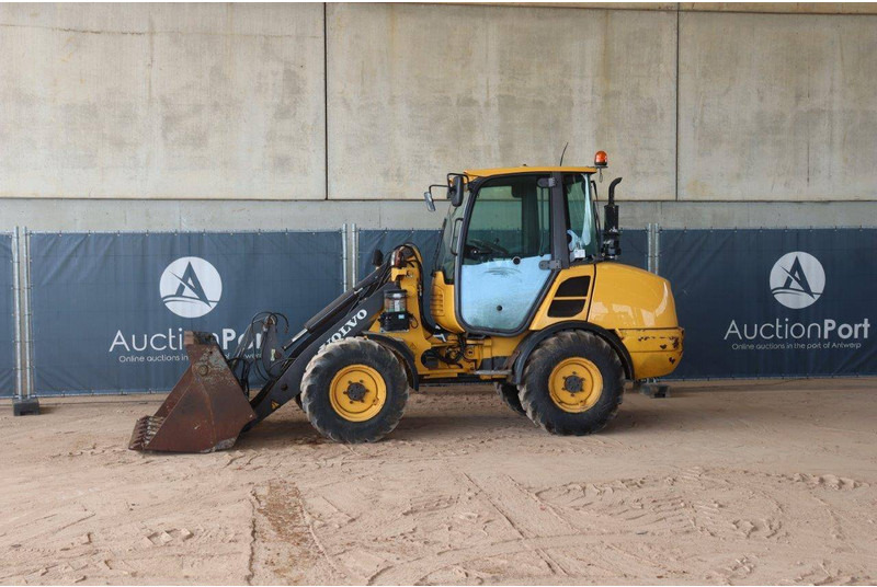 Volvo L25F-P - Rataslaadur: pilt 1 Volvo L25F-P - Rataslaadur: pilt 1