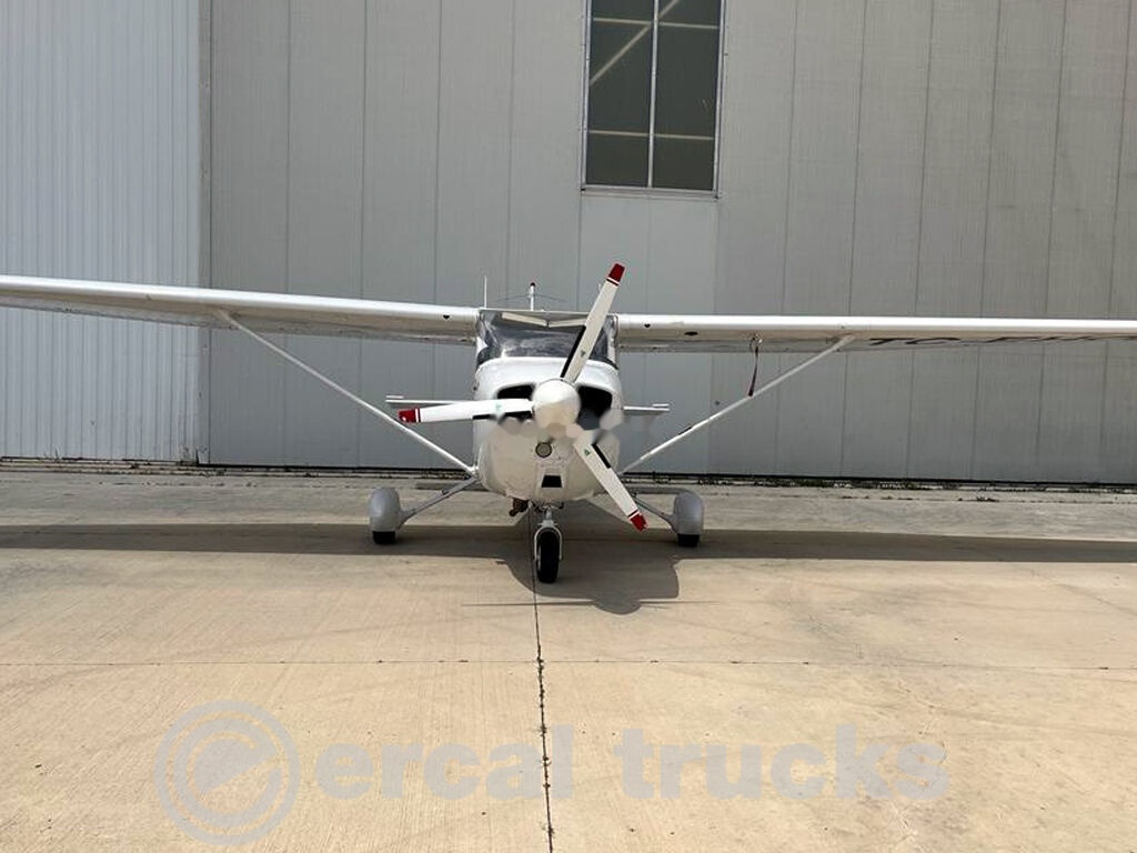 1977 Cessna 172N Diesel TC-EHO Airplane - Õhusõidukite maapealsed teenindusseadmed: pilt 3 1977 Cessna 172N Diesel TC-EHO Airplane - Õhusõidukite maapealsed teenindusseadmed: pilt 3