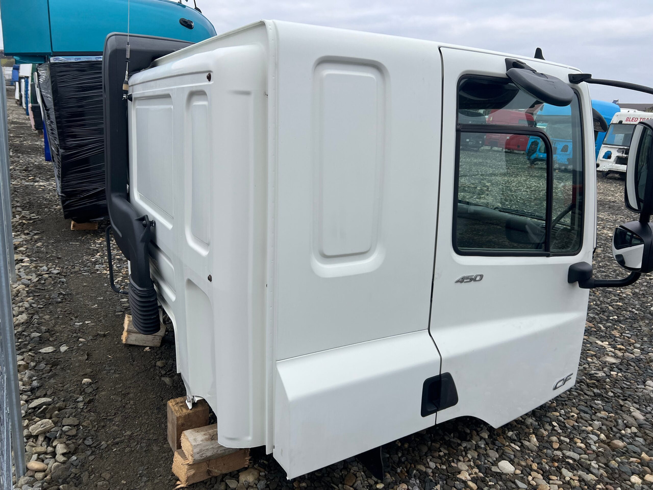 CABINA DAF CF SLEEPER CAB L2H1 - Kabiin - Veoauto: pilt 5 CABINA DAF CF SLEEPER CAB L2H1 - Kabiin - Veoauto: pilt 5