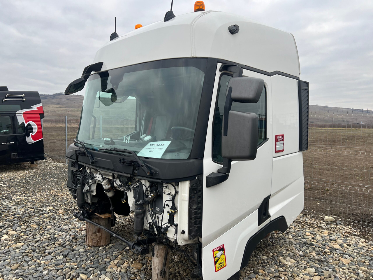 CABINA RENAULT T SLEEPER - Kabiin - Veoauto: pilt 3 CABINA RENAULT T SLEEPER - Kabiin - Veoauto: pilt 3