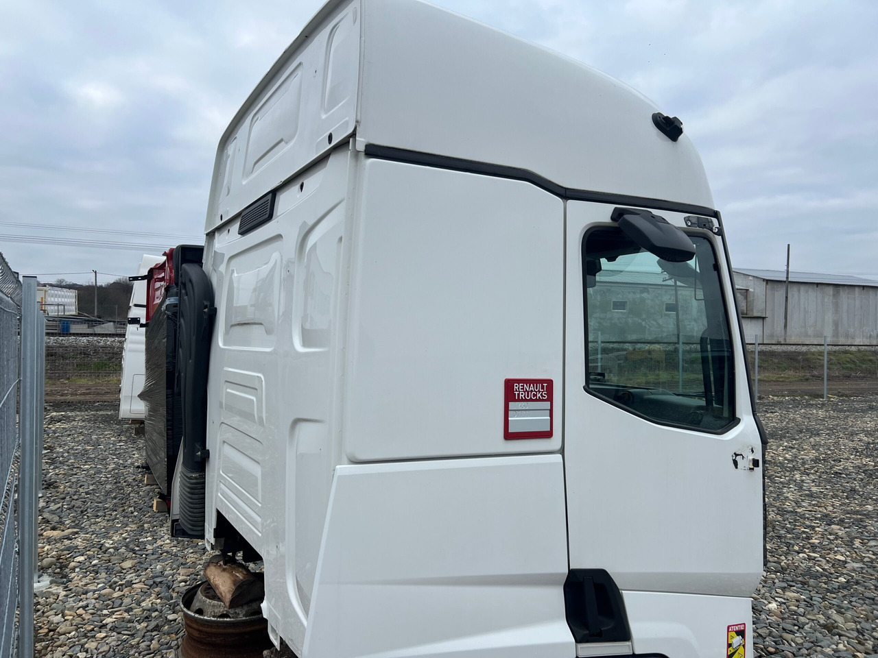 CABINA RENAULT T SLEEPER - Kabiin - Veoauto: pilt 4 CABINA RENAULT T SLEEPER - Kabiin - Veoauto: pilt 4