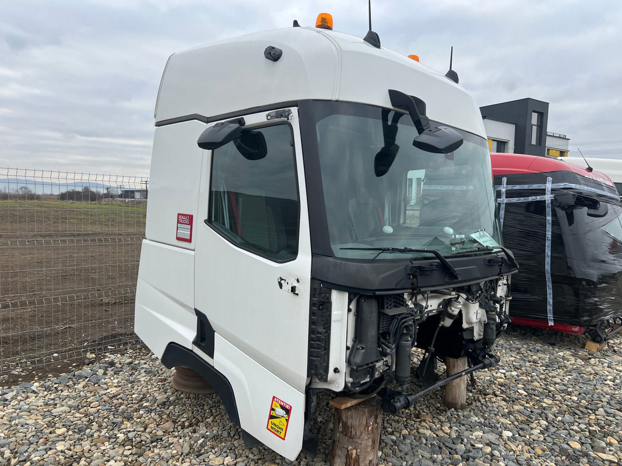 CABINA RENAULT T SLEEPER - Kabiin - Veoauto: pilt 2 CABINA RENAULT T SLEEPER - Kabiin - Veoauto: pilt 2
