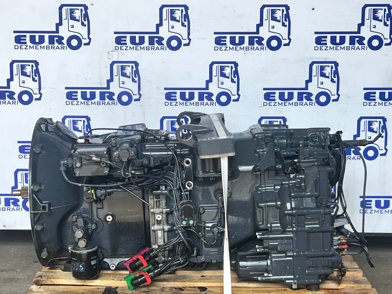 CUTIE DE VITEZE AUTOMATA CU RETARDER MAN TIPMATIC 14 2700NM R3500 DD 81.32004.6417 - Käigukast - Veoauto: pilt 1 CUTIE DE VITEZE AUTOMATA CU RETARDER MAN TIPMATIC 14 2700NM R3500 DD 81.32004.6417 - Käigukast - Veoauto: pilt 1