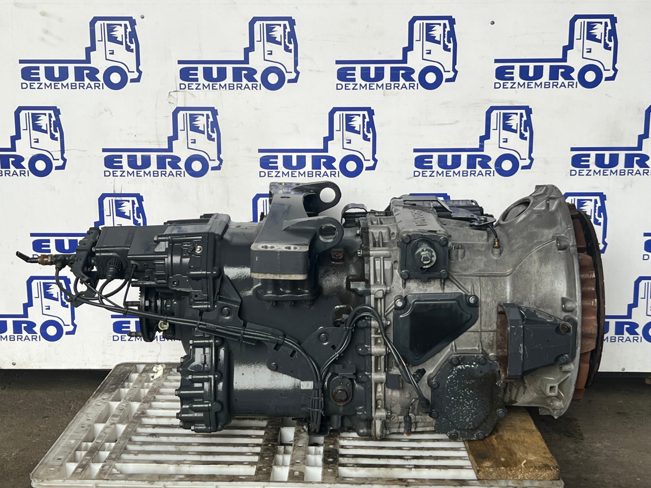 CUTIE DE VITEZE MAN AUTOMATA FARA RETARDER TIPMATIC 14 2700NM DD 81.32004.6415 - Käigukast - Veoauto: pilt 3 CUTIE DE VITEZE MAN AUTOMATA FARA RETARDER TIPMATIC 14 2700NM DD 81.32004.6415 - Käigukast - Veoauto: pilt 3