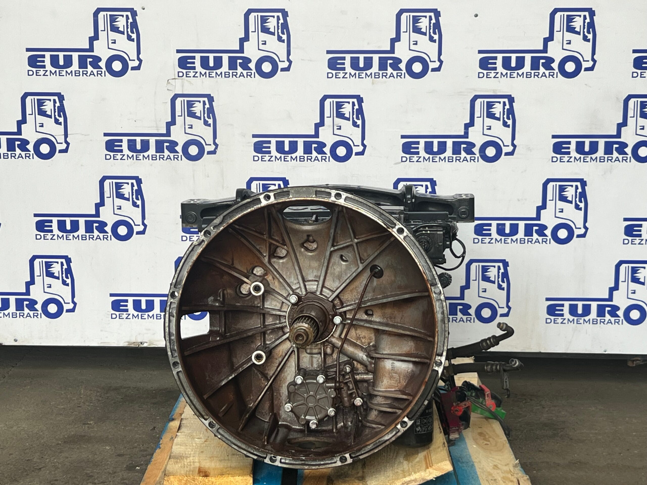 CUTIE VITEZE AUTOMATA FARA RETARDER TIPMATIC 14 DD MAN TGX 81.32004.6415 - Käigukast - Veoauto: pilt 2 CUTIE VITEZE AUTOMATA FARA RETARDER TIPMATIC 14 DD MAN TGX 81.32004.6415 - Käigukast - Veoauto: pilt 2