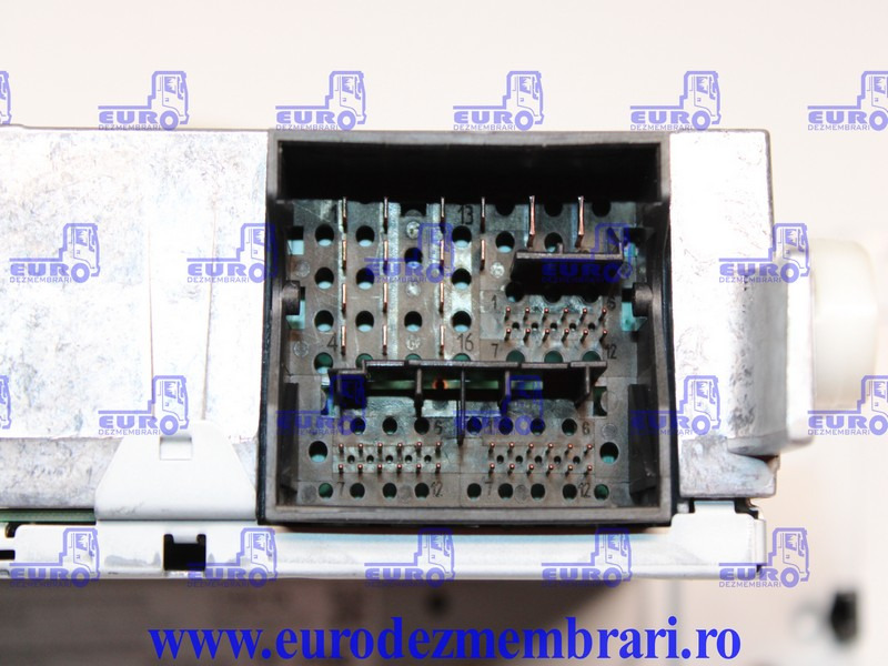 ELEMENT BORD UNITATE MULTIMEDIA AUS SCANIA SUPER 2906950, 2819280 - Armatuurlaud - Veoauto: pilt 4 ELEMENT BORD UNITATE MULTIMEDIA AUS SCANIA SUPER 2906950, 2819280 - Armatuurlaud - Veoauto: pilt 4