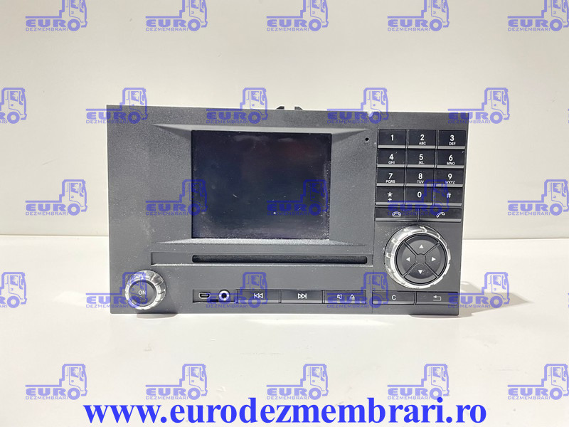 ELEMENT BORD UNITATE MULTIMEDIA MERCEDES ACTROS MP4 A0004467662, A0004466662, A0004465862 - Kabiin ja interjöör - Veoauto: pilt 1 ELEMENT BORD UNITATE MULTIMEDIA MERCEDES ACTROS MP4 A0004467662, A0004466662, A0004465862 - Kabiin ja interjöör - Veoauto: pilt 1
