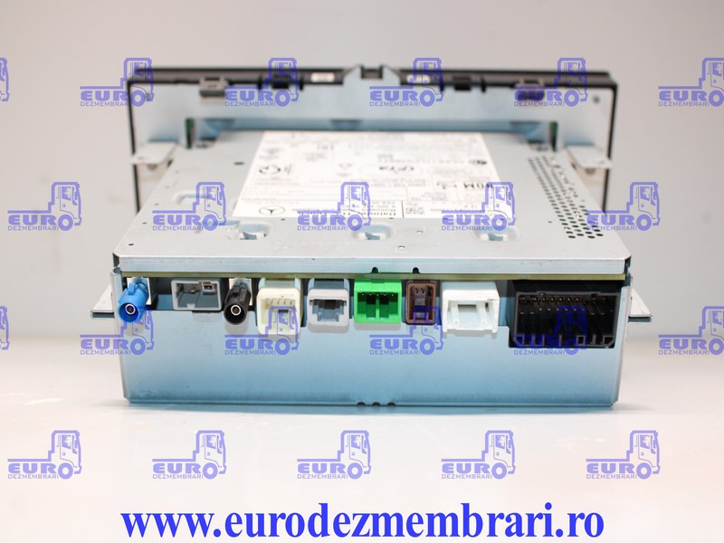 ELEMENT BORD UNITATE MULTIMEDIA MERCEDES ACTROS MP5 A0004469662 - Armatuurlaud - Veoauto: pilt 3 ELEMENT BORD UNITATE MULTIMEDIA MERCEDES ACTROS MP5 A0004469662 - Armatuurlaud - Veoauto: pilt 3