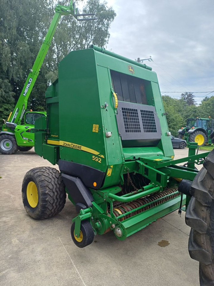 John Deere 592 ROTOFLOW - Heinapress, ümmargune: pilt 4 John Deere 592 ROTOFLOW - Heinapress, ümmargune: pilt 4