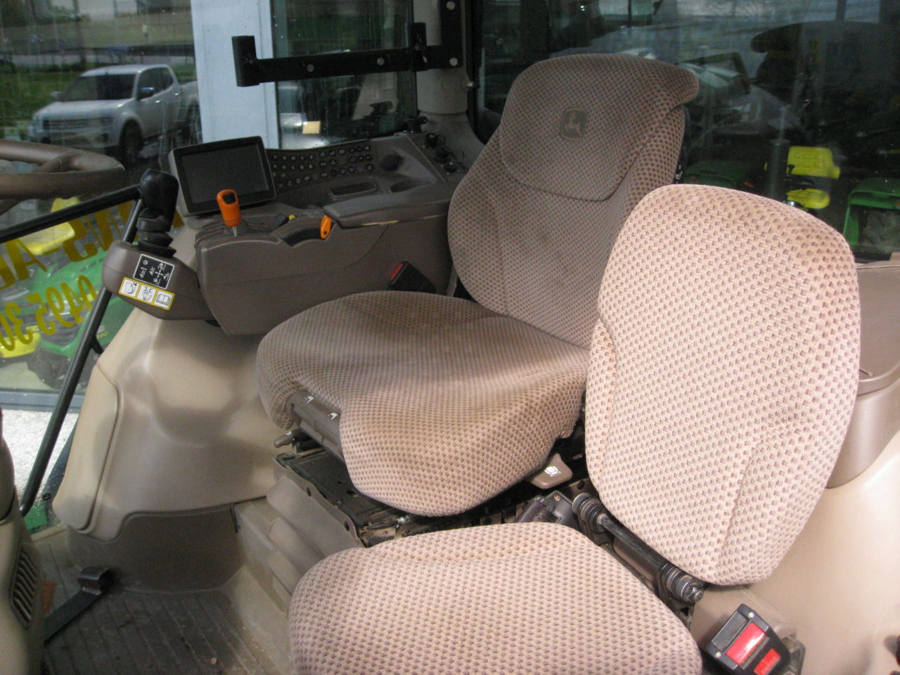 John Deere 6210R AUTOPOWER - Traktor: pilt 4 John Deere 6210R AUTOPOWER - Traktor: pilt 4