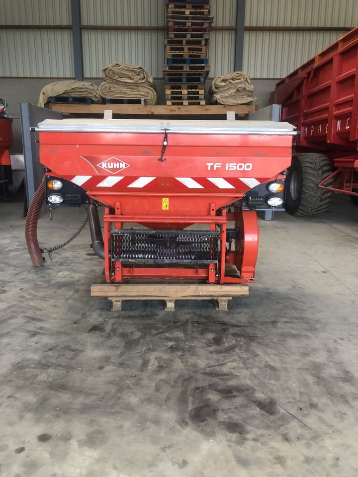 Kuhn VENTA TF1500 + Kuhn HR4004DR - Kombain-külvimasin: pilt 5 Kuhn VENTA TF1500 + Kuhn HR4004DR - Kombain-külvimasin: pilt 5
