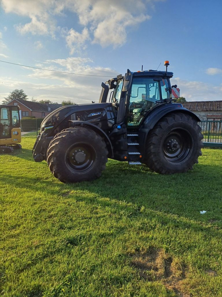 Valtra Q245 - Traktor: pilt 4 Valtra Q245 - Traktor: pilt 4