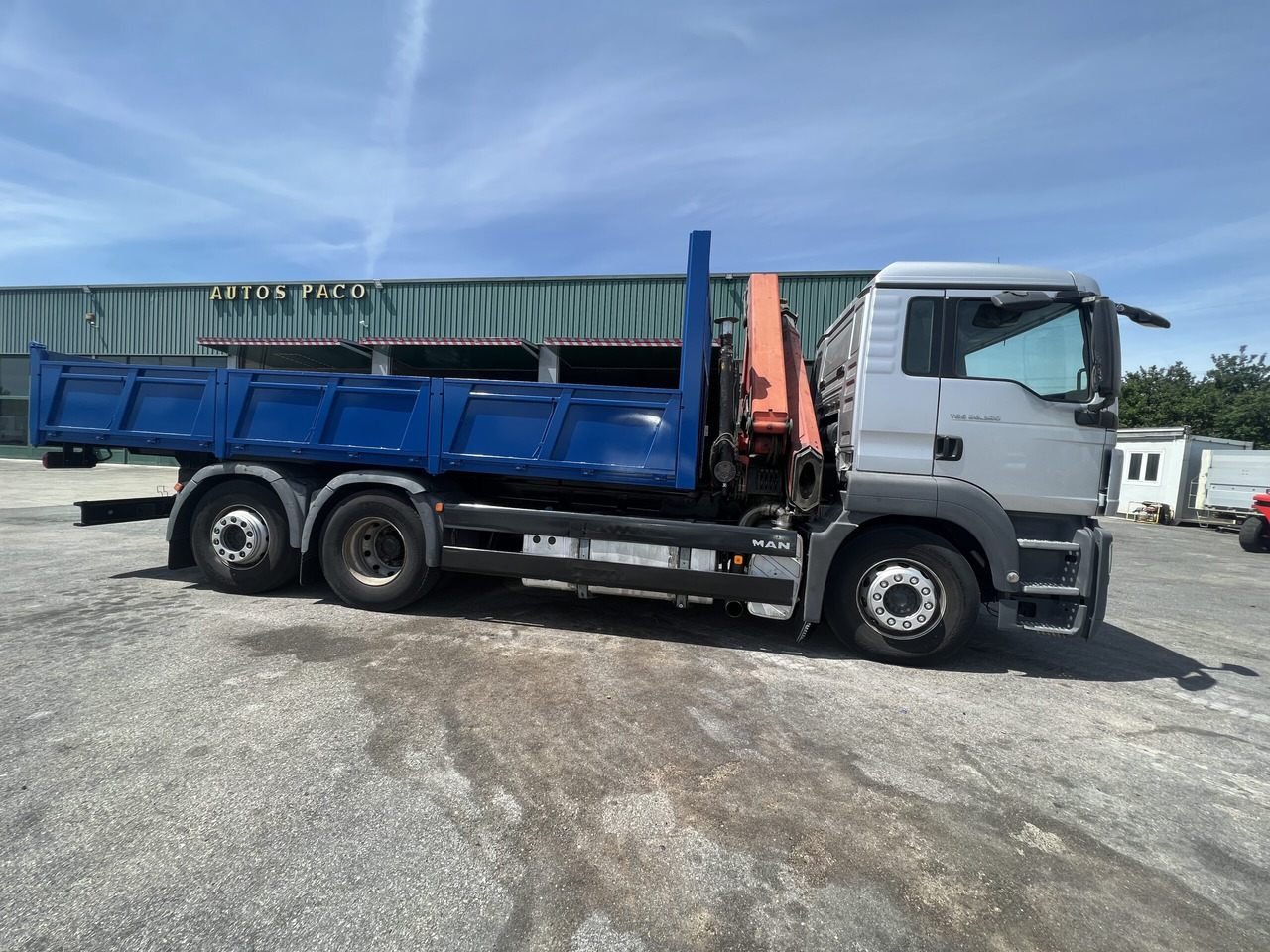 CAMION GRUA Y BASCULANTE MAN 26320 - Kallurauto, Kraanaga veoauto: pilt 5 CAMION GRUA Y BASCULANTE MAN 26320 - Kallurauto, Kraanaga veoauto: pilt 5