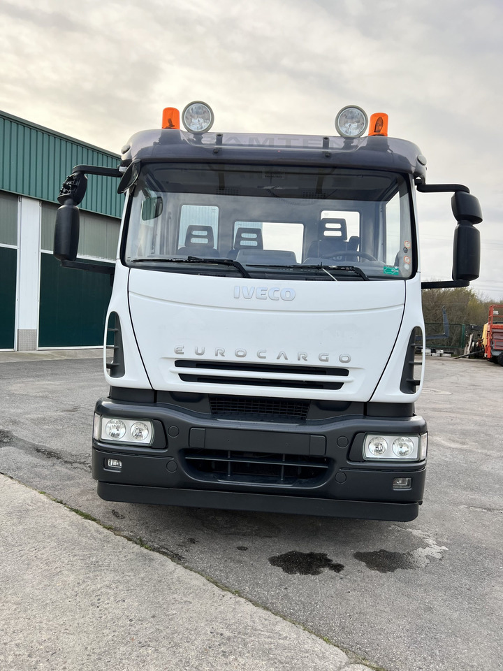 IVECO 300 EN CHASIS - Kabiinišassiiga veoauto: pilt 2 IVECO 300 EN CHASIS - Kabiinišassiiga veoauto: pilt 2