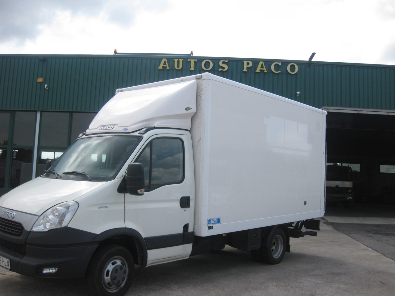 IVECO 35C15 CAJA CERRADA liising IVECO 35C15 CAJA CERRADA: pilt 13