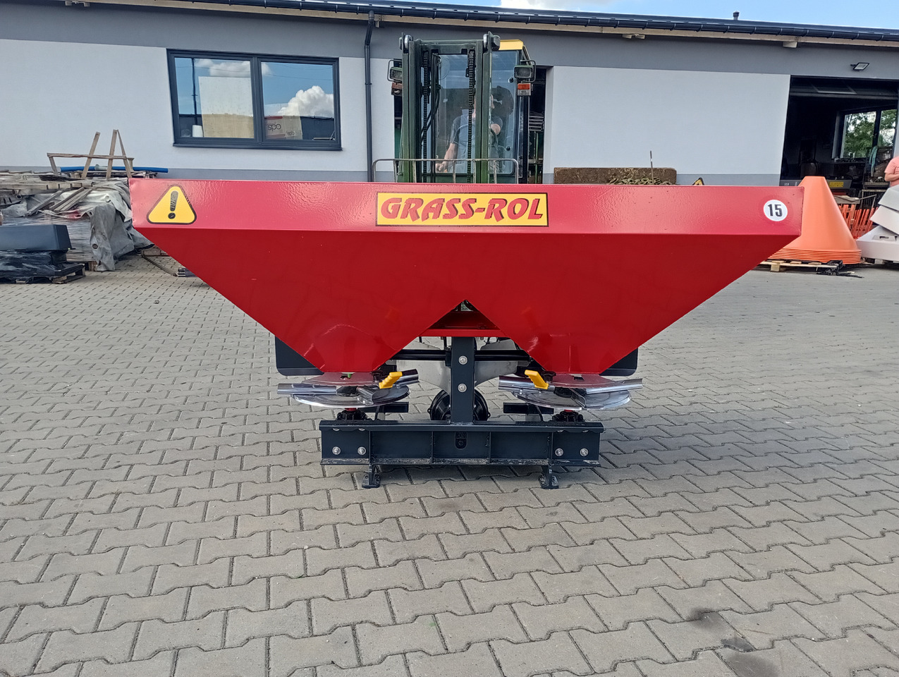 Grass Rol Rozsiewacz nawozów Junior 1200 l/ Düngerstreuer 1200l/ Fertilizer spreader 1200 - Väetiselaoturid: pilt 1 Grass Rol Rozsiewacz nawozów Junior 1200 l/ Düngerstreuer 1200l/ Fertilizer spreader 1200 - Väetiselaoturid: pilt 1