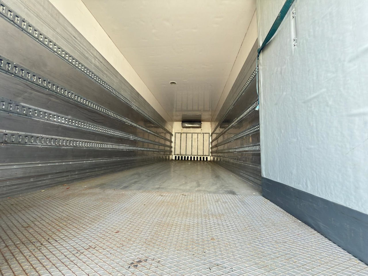 IVECO AD260S42 Stralis E6 (Refrigerator) - Külmutiga veoauto: pilt 5 IVECO AD260S42 Stralis E6 (Refrigerator) - Külmutiga veoauto: pilt 5