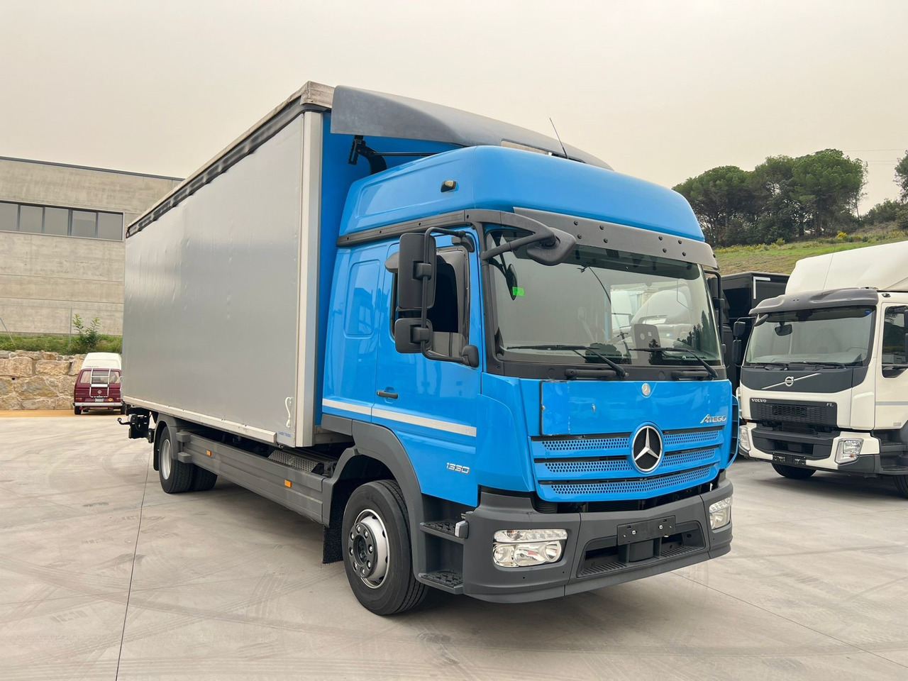 MERCEDES BENZ 13.30L Atego E6 (Tauliner) - Tent veoauto: pilt 2 MERCEDES BENZ 13.30L Atego E6 (Tauliner) - Tent veoauto: pilt 2