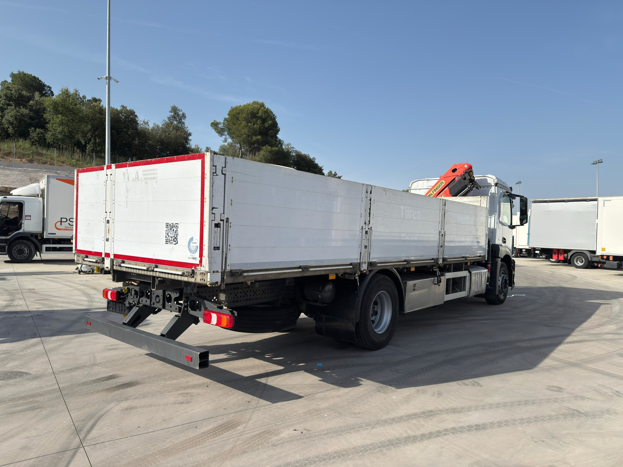 MERCEDES BENZ 18.30 Antos E6 (Platform and Grave) - Madelveok/ Platvormveok, Kraanaga veoauto: pilt 3 MERCEDES BENZ 18.30 Antos E6 (Platform and Grave) - Madelveok/ Platvormveok, Kraanaga veoauto: pilt 3