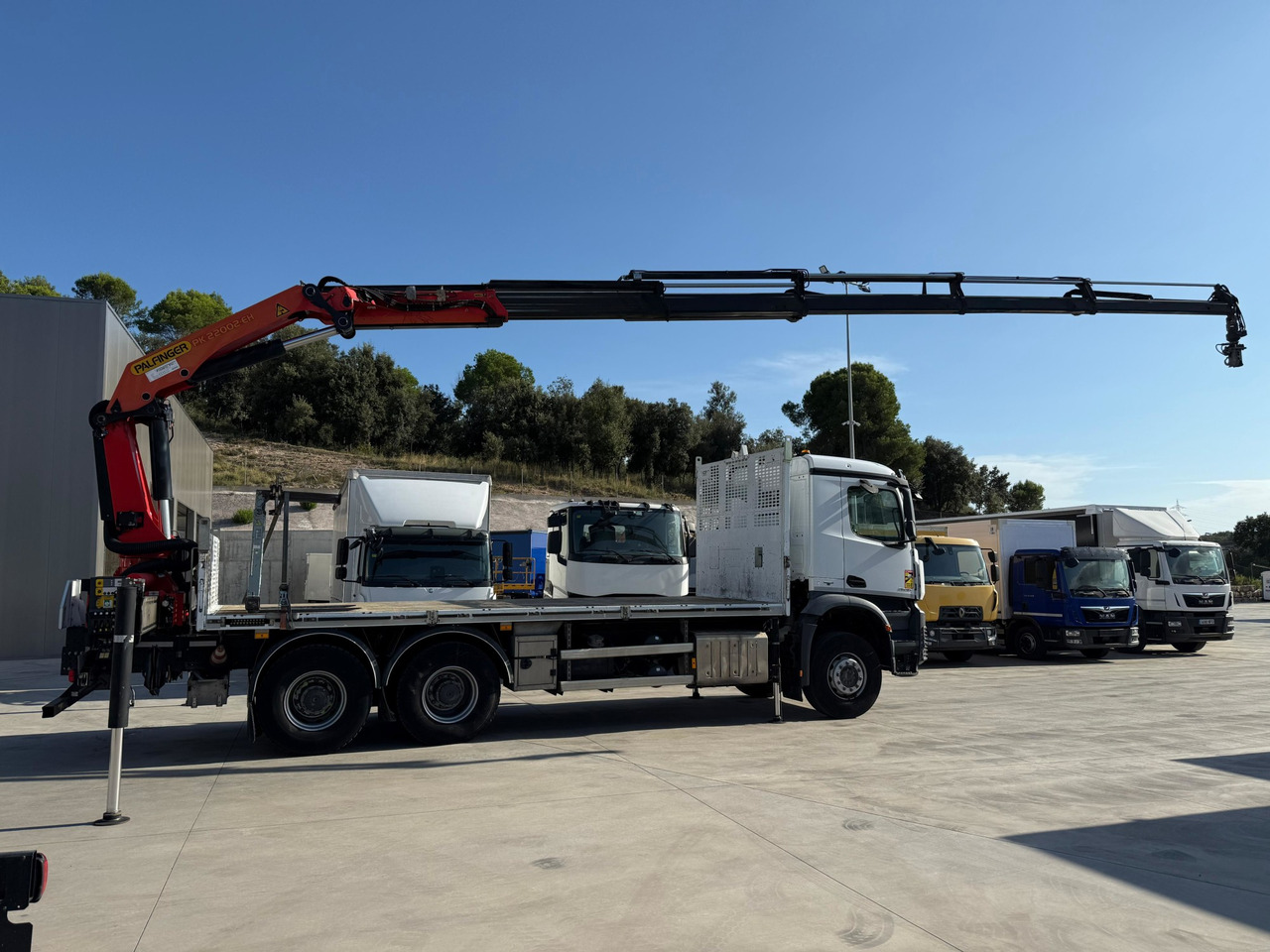 MERCEDES BENZ 26.36 Arocs E6 (Platform and Crane) - Madelveok/ Platvormveok, Kraanaga veoauto: pilt 3 MERCEDES BENZ 26.36 Arocs E6 (Platform and Crane) - Madelveok/ Platvormveok, Kraanaga veoauto: pilt 3