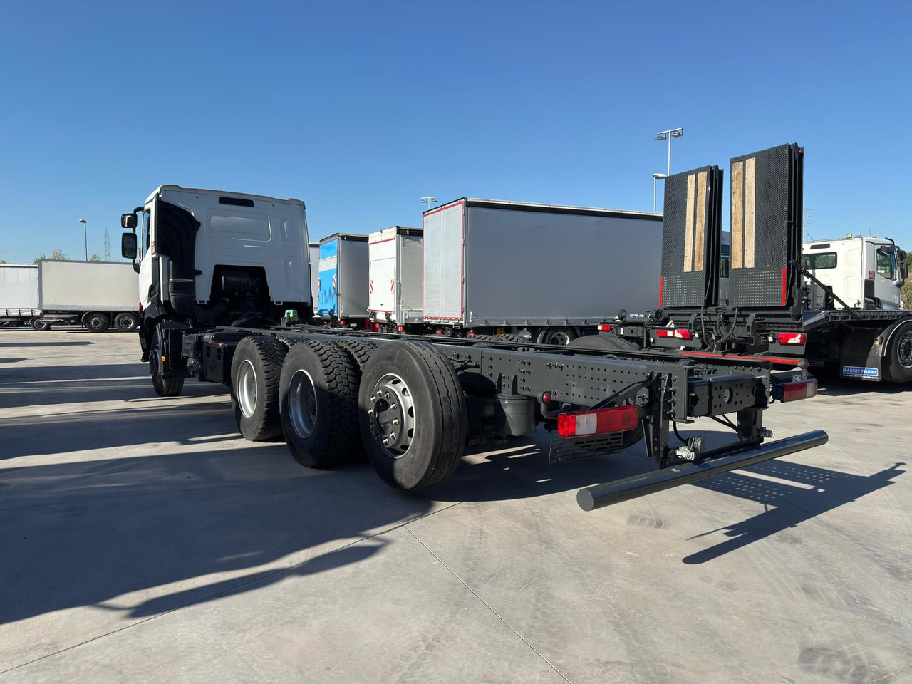 RENAULT C460 E6 (Chassis) - Kabiinišassiiga veoauto: pilt 4 RENAULT C460 E6 (Chassis) - Kabiinišassiiga veoauto: pilt 4