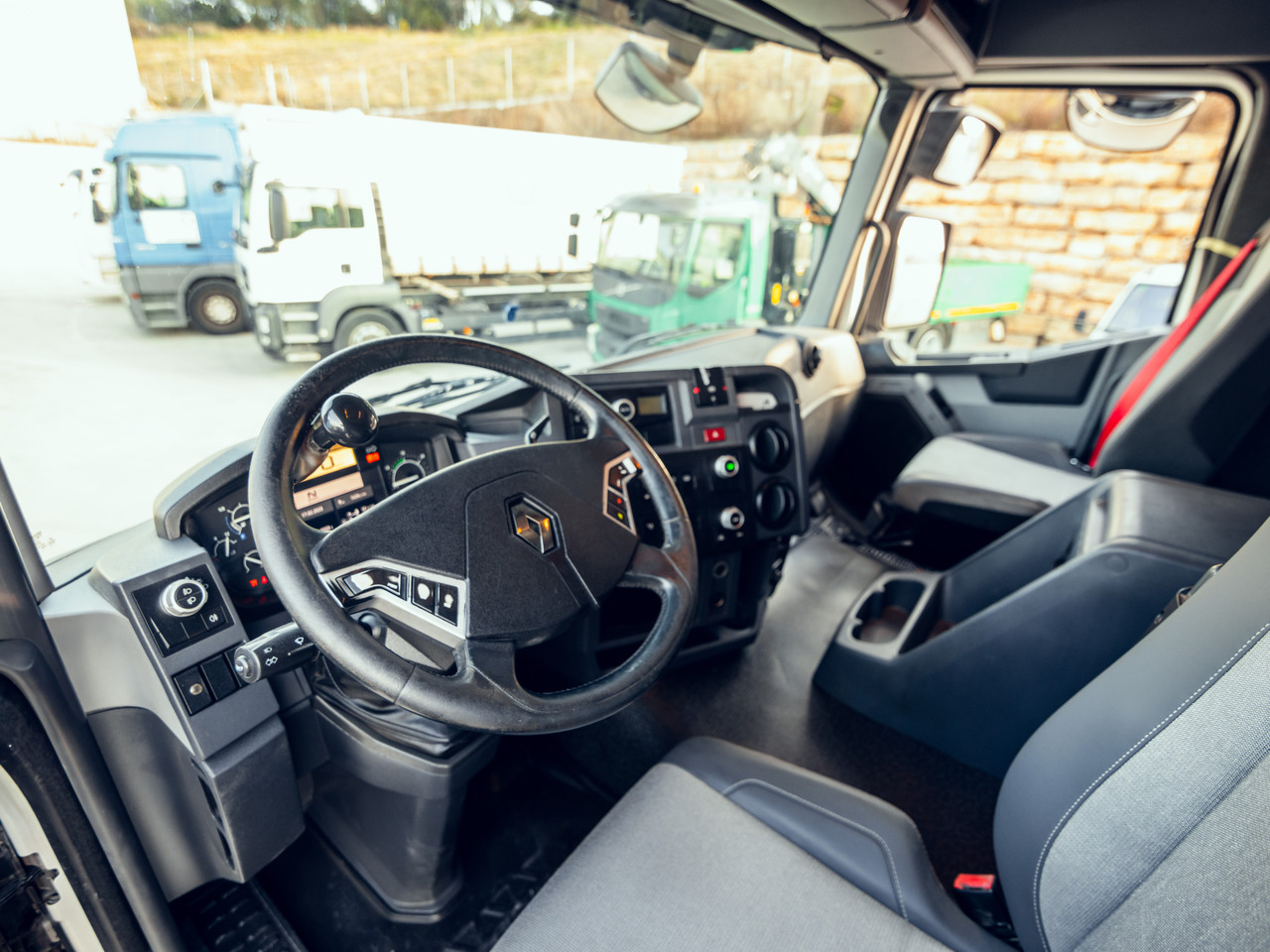 RENAULT C460 E6 (Chassis) - Kabiinišassiiga veoauto: pilt 5 RENAULT C460 E6 (Chassis) - Kabiinišassiiga veoauto: pilt 5