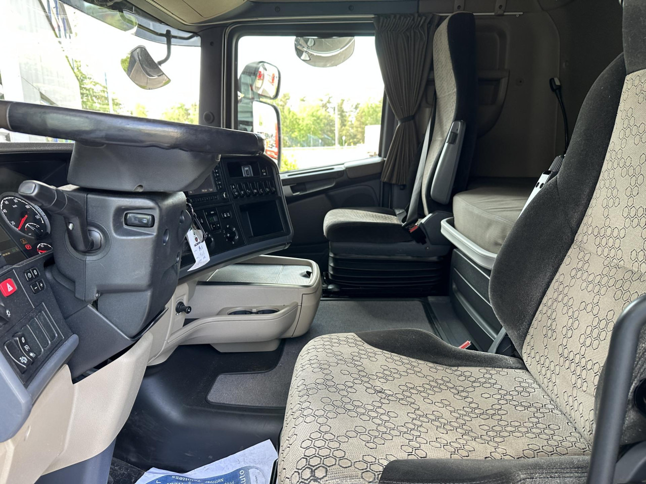 SCANIA R 450 LA4x2MNA - Sadulveok: pilt 2 SCANIA R 450 LA4x2MNA - Sadulveok: pilt 2