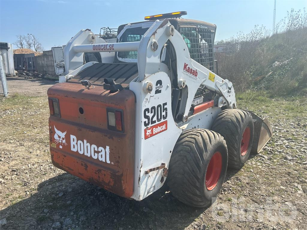 Bobcat S205 - 2 redskap - Kompaktlaadur: pilt 5 Bobcat S205 - 2 redskap - Kompaktlaadur: pilt 5